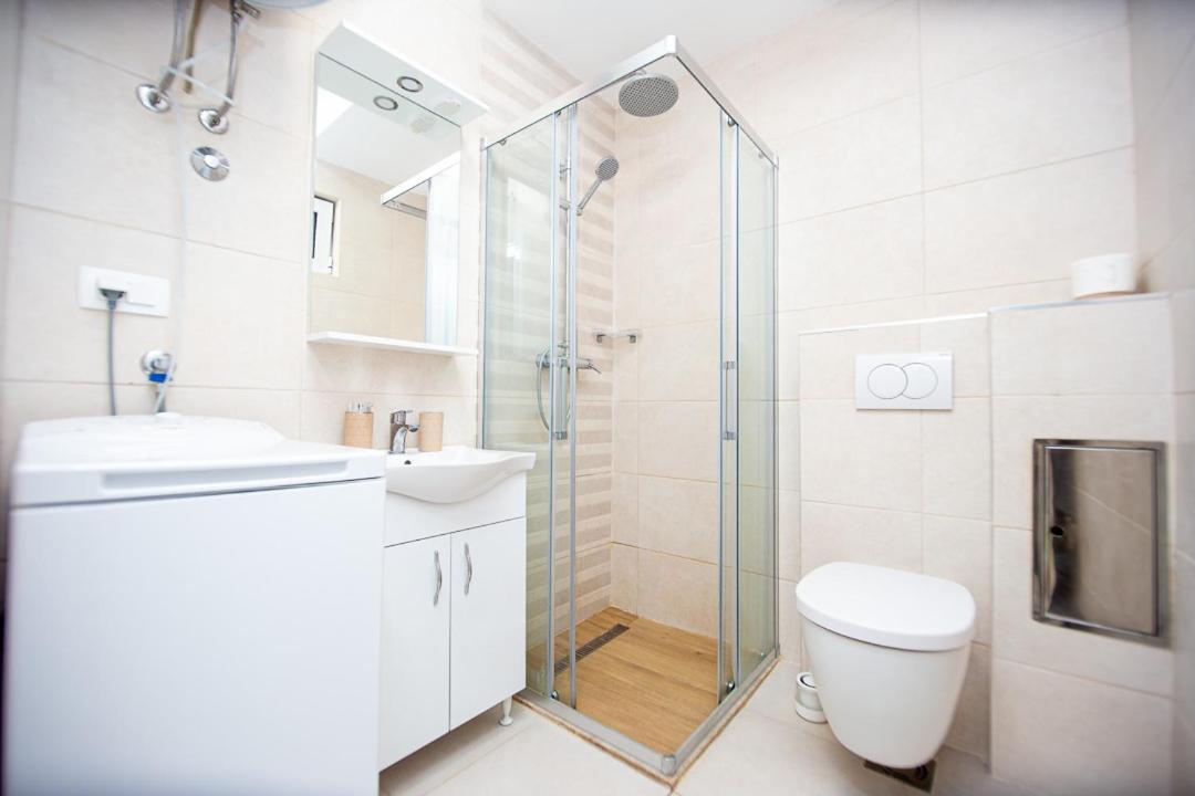Newly Refurnished With Large Garden *