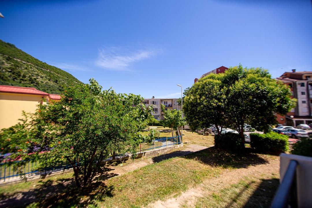 Newly Refurnished With Large Garden Apartman Budva
